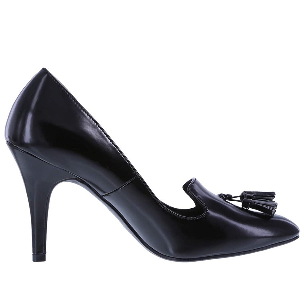 Black Shiny pumps